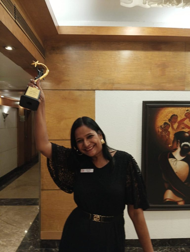 seema-modi-founder-kalakriti-achievers-award (5)